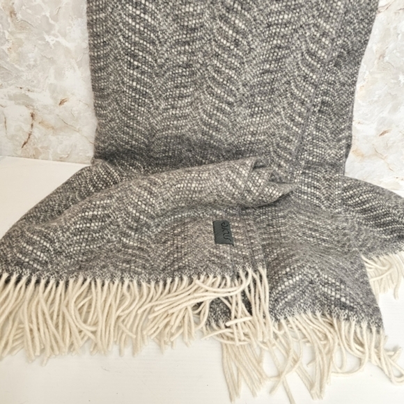Fibre By Auskin Wool Fringed Throw Blanket - Picture 7 of 14
